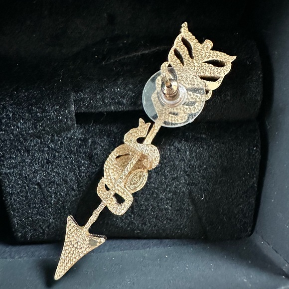 Chanel Ear Climber Arrow Earring with crystals - Picture 6 of 9